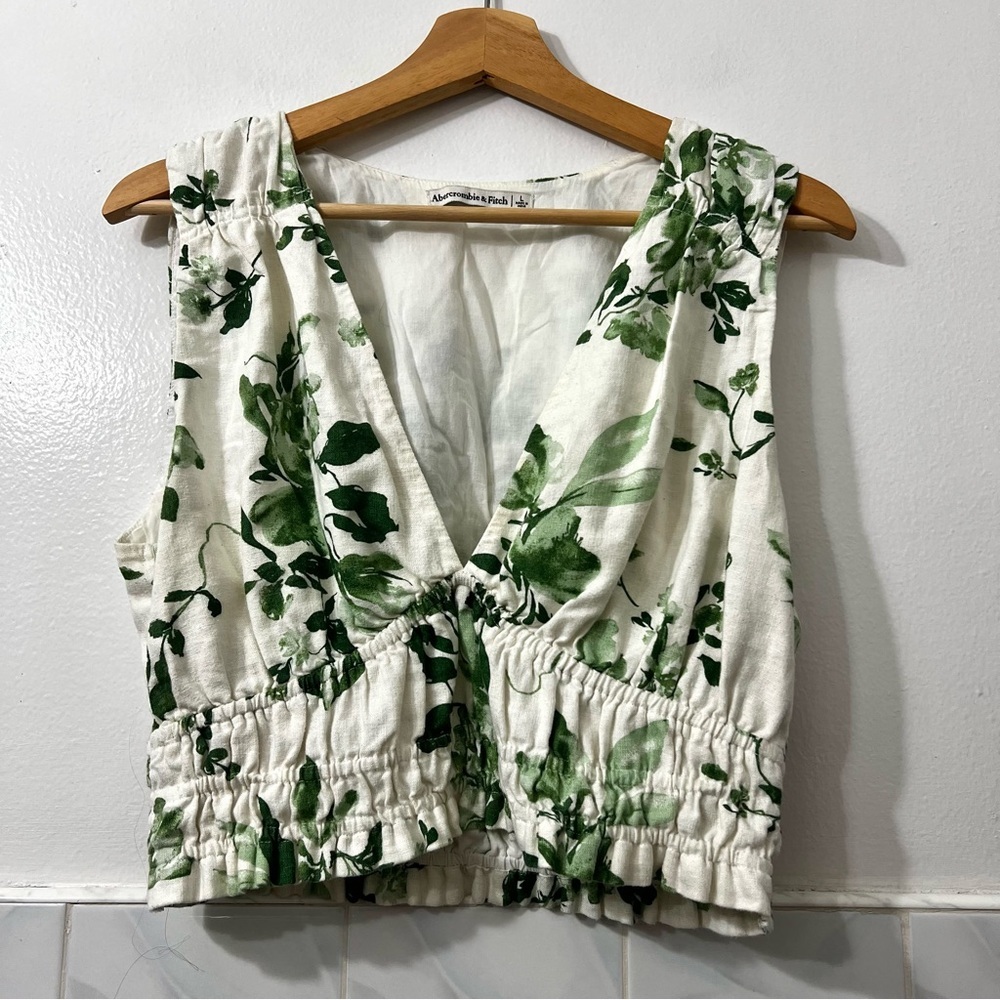 Abercrombie & Fitch White and Green Leaf Print Crop Top